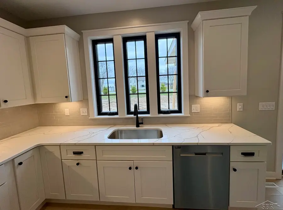 160 Queens Creek, Frankenmuth, MI 48734 - #2