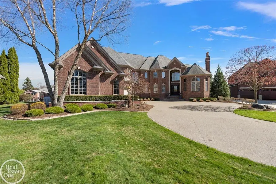 49515 Regatta, Chesterfield, MI 48047 - #3