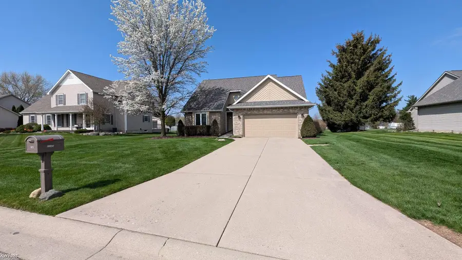 2345 Lost Creek, Flushing, MI 48433 - #2