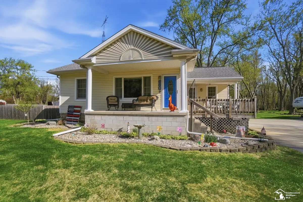 660 Pickard, Temperance, MI 48182 - #1