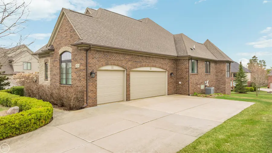 6426 Annapolis, Washington, MI 48094 - #3