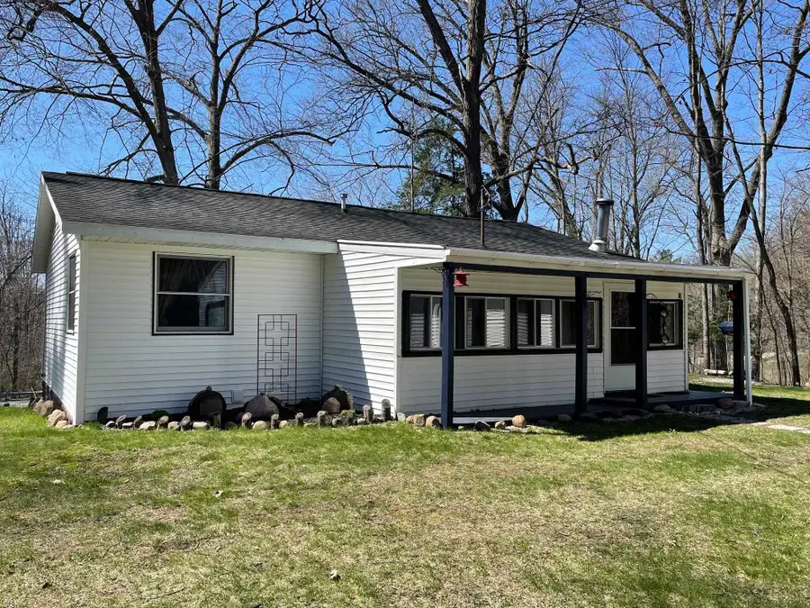 429 S Geneva, Shepherd, MI 48883 - #2