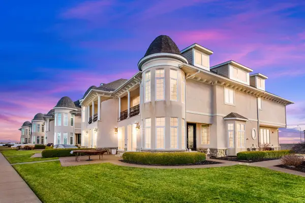 33070 Venetian Pointe #7, Harrison Twp, MI 48045