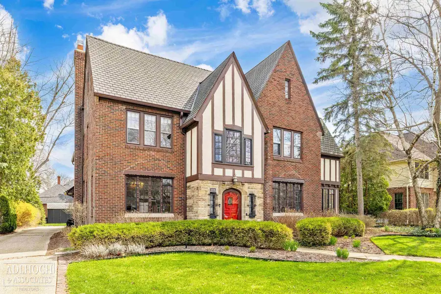 1006 Kensington, Grosse Pointe Park, MI 48230 - #2