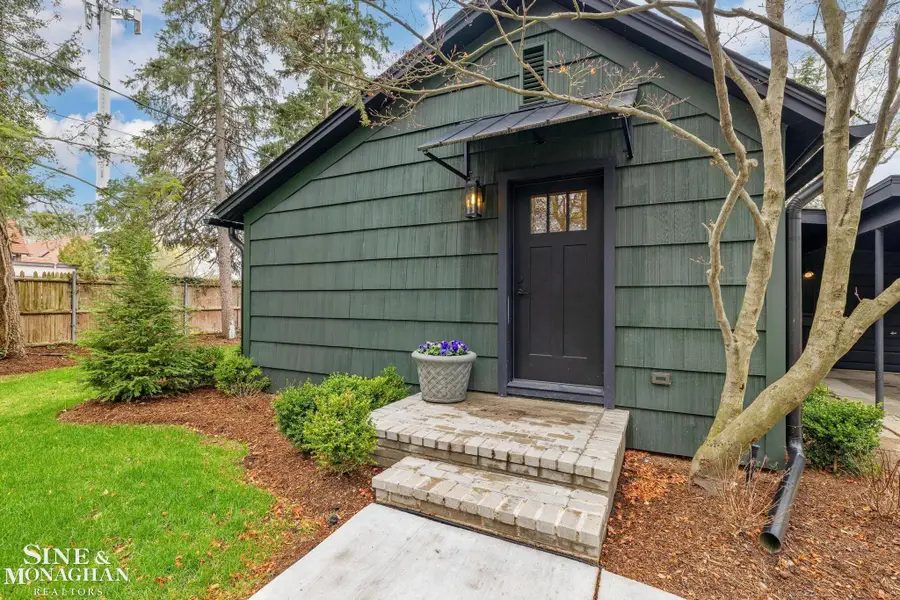 319 Beaupre, Grosse Pointe Farms, MI 48236 - #2