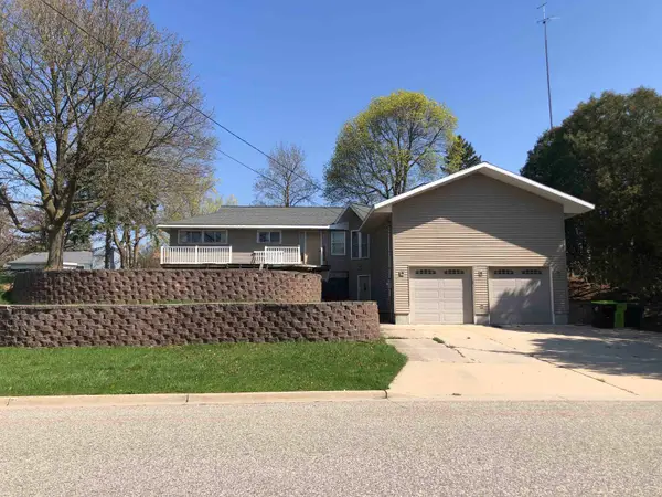 609 S Rainbow, Clare, MI 48617