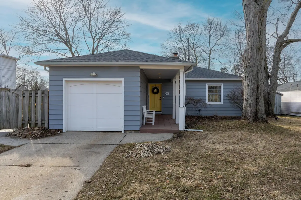 1155 Lake Grove, Grand Rapids, MI 49506 - #1