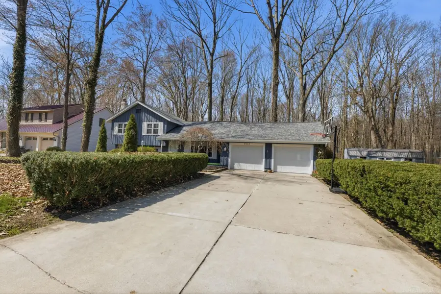 3645 W Surrey, Fort Gratiot, MI 48059 - #3