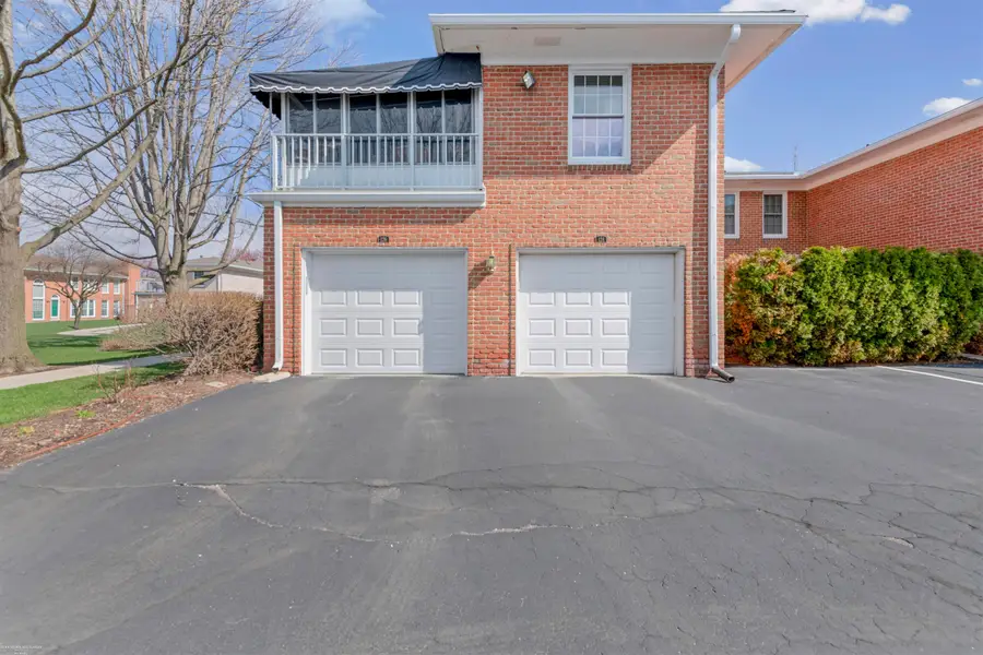 126 Windwood Pointe, Saint Clair Shores, MI 48080 - #2