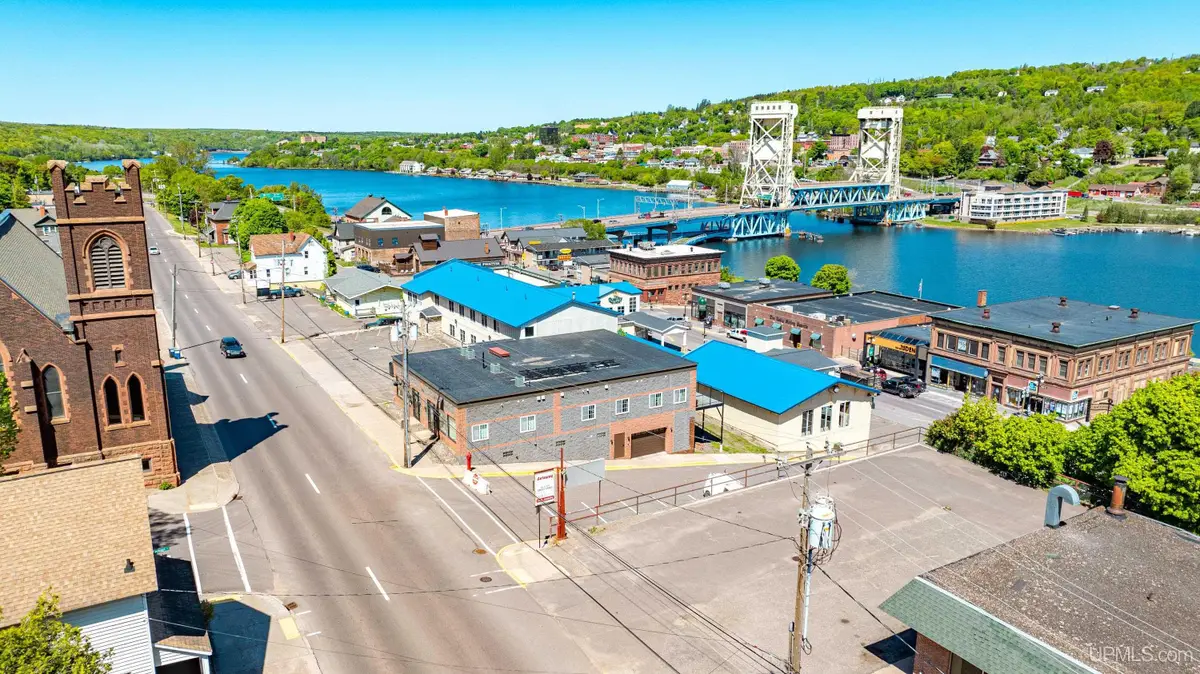 208 E Montezuma, Houghton, MI 49931 - #1