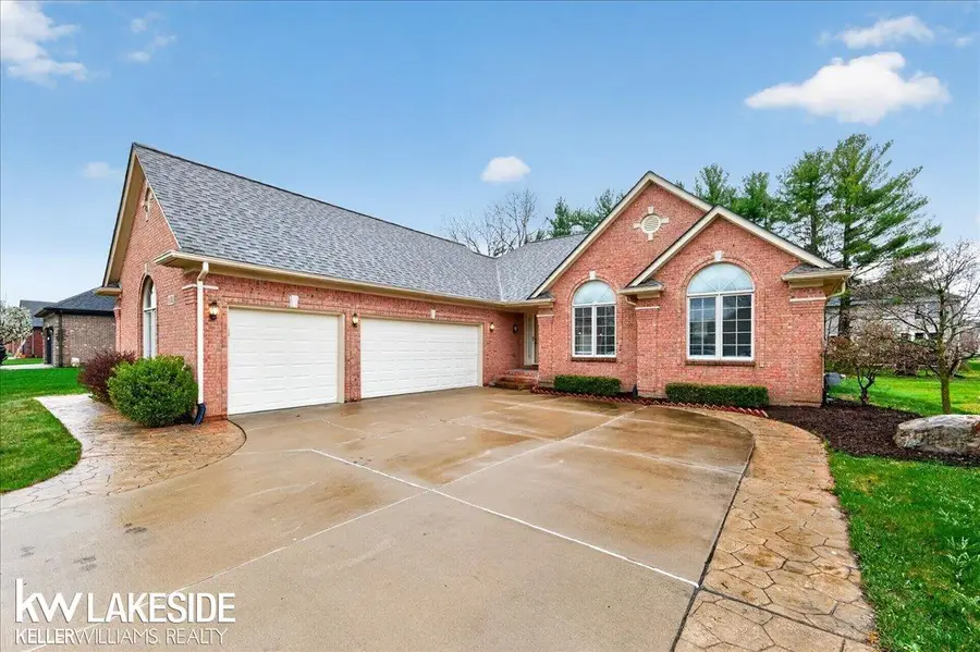 16152 Kingsway, Macomb, MI 48044 - #2