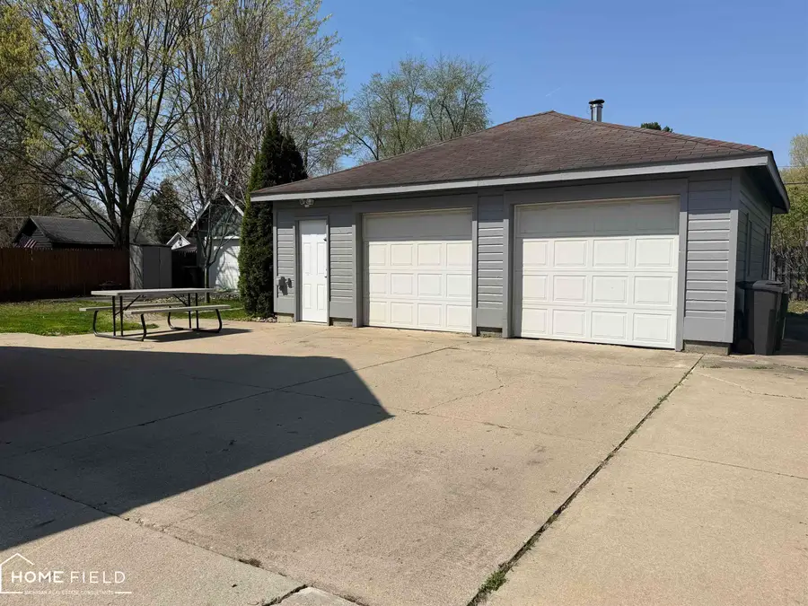 714 Broadway, Owosso, MI 48867 - #3