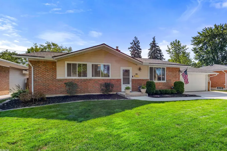 36428 Ledgestone, Clinton Township, MI 48035 - #3