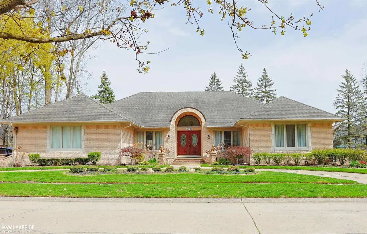 53710 Wellington, Shelby, MI 48315 - #1