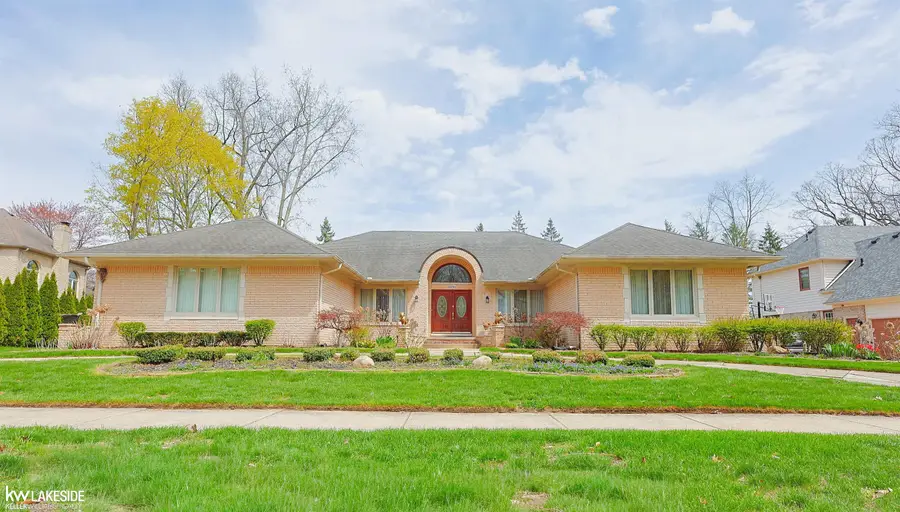 53710 Wellington, Shelby, MI 48315 - #3