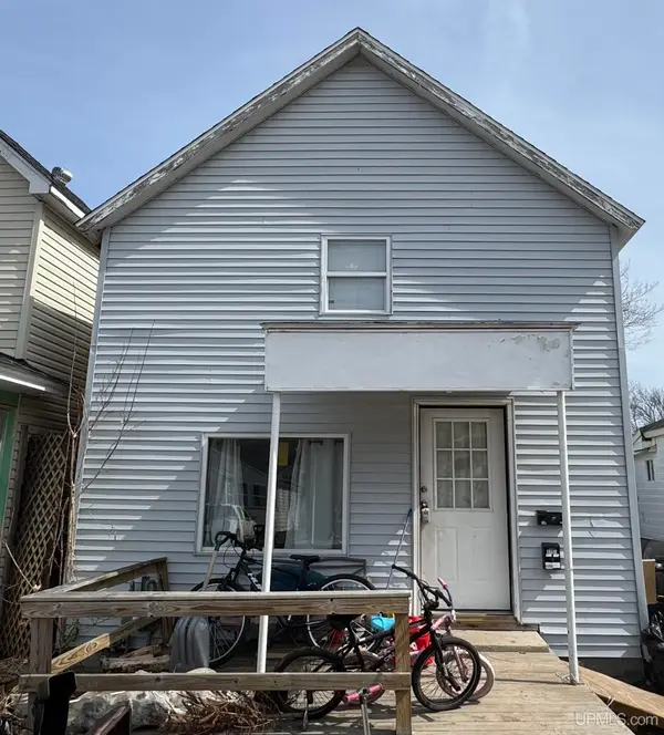 115 Chestnut, Munising, MI 49862