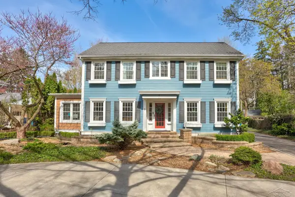 9 Benton, Saginaw, MI 48602