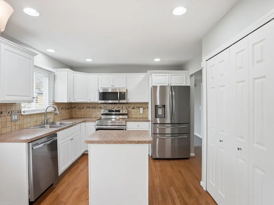 1405 Shaker, Troy, MI 48083 - #3