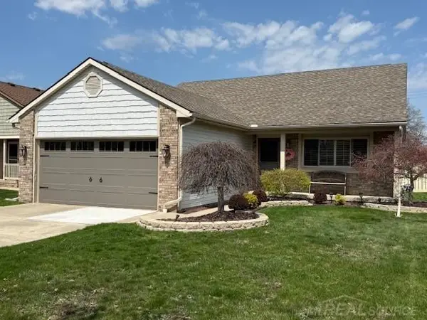 23233 Harvard Shore, Clinton Township, MI 48035