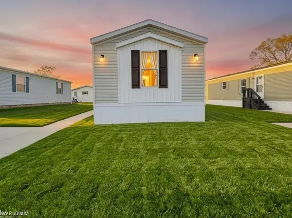 15369 Cartier, Clinton Township, MI 48038