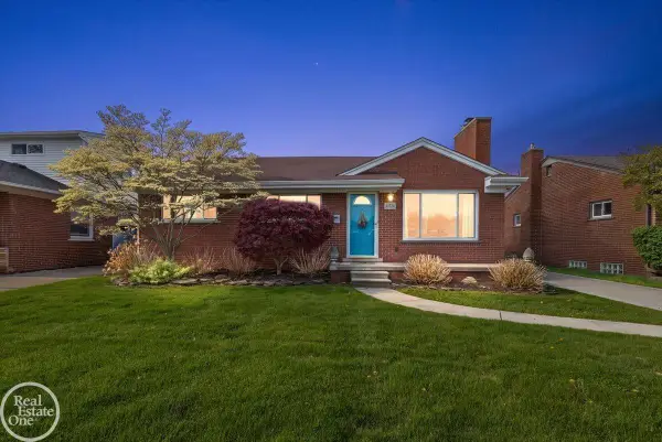 21720 Chalon, Saint Clair Shores, MI 48080