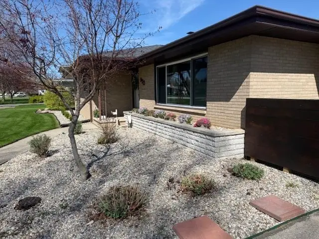 952 W Borton, Essexville, MI 48732 - #2