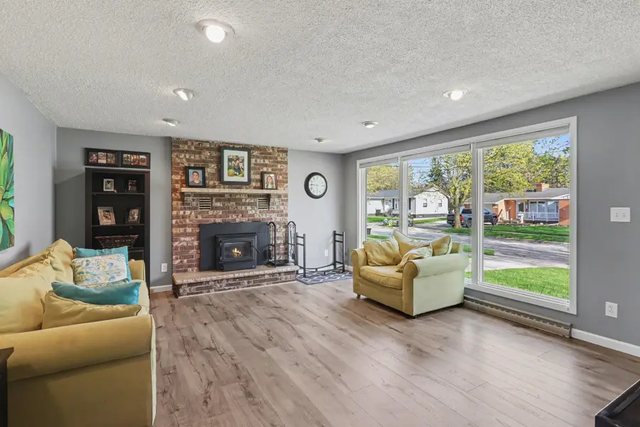 2100 N Brentwood, Essexville, MI 48732 - #2