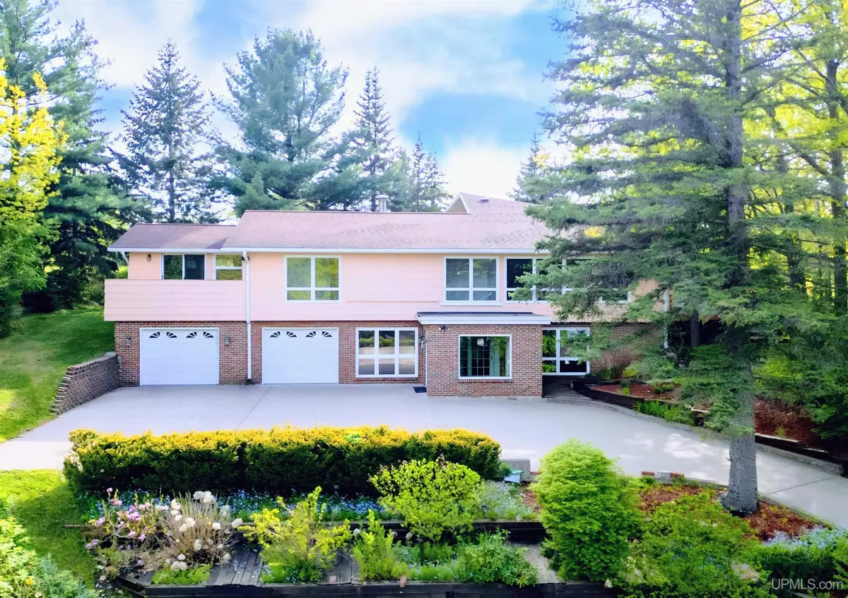 30 Lakeview, Marquette, MI 49855 - #1