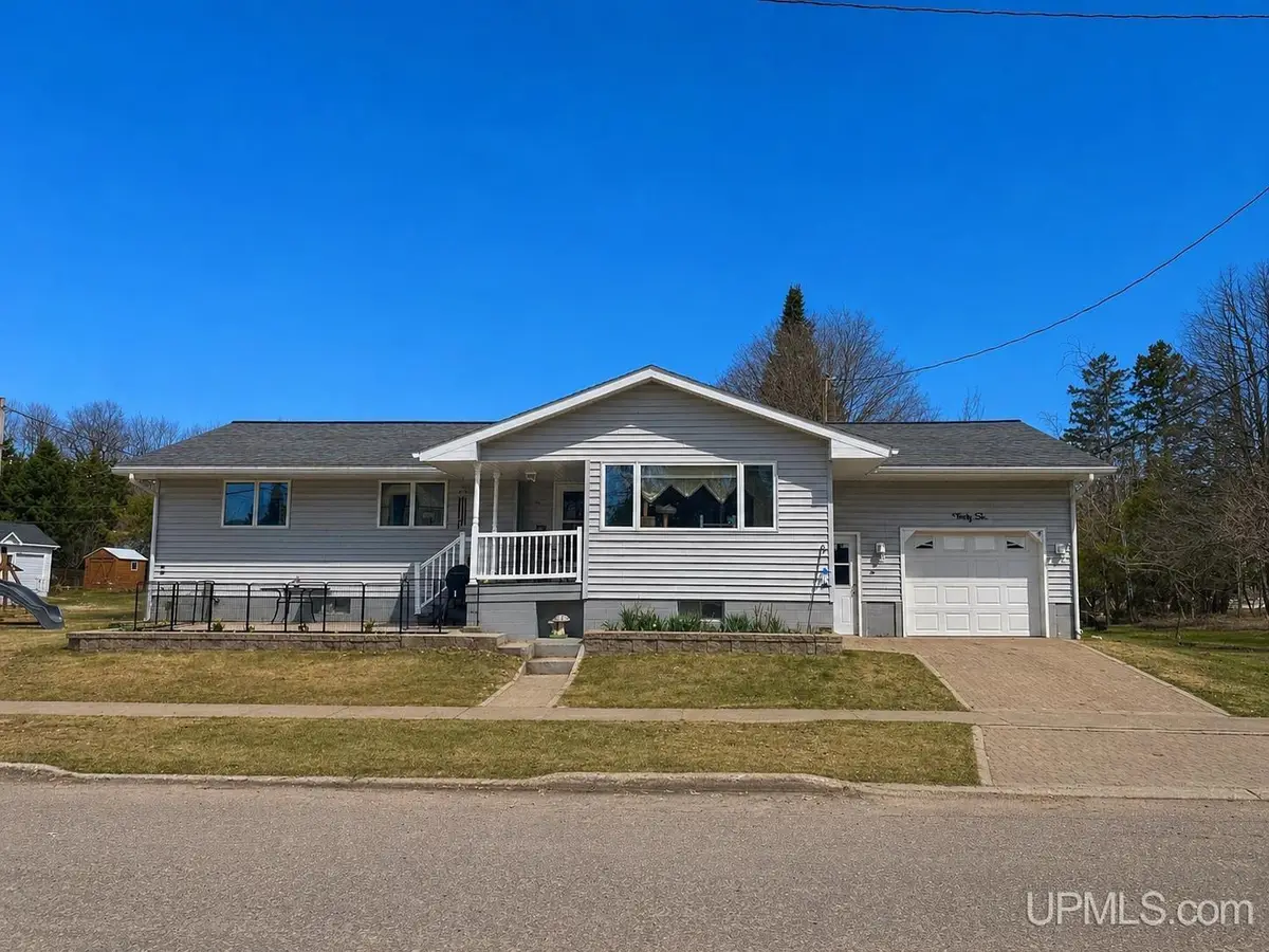 36 Champion, South Range, MI 49963 - #1