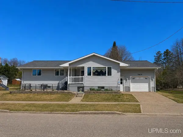 36 Champion, South Range, MI 49963