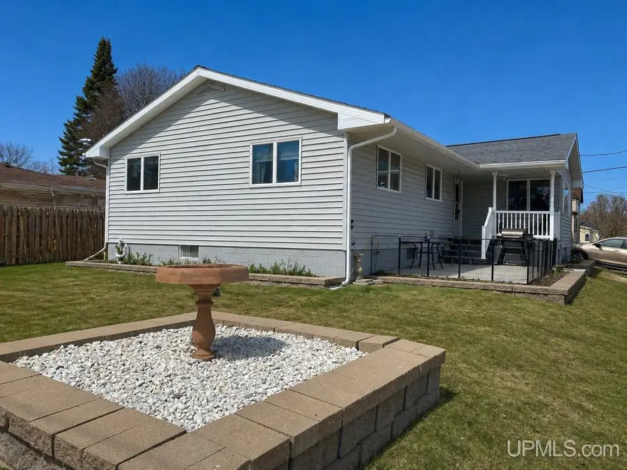 36 Champion, South Range, MI 49963 - #2