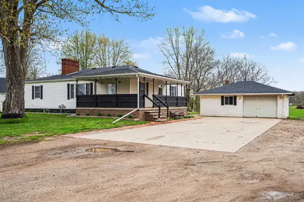 2695 S Center, Saginaw, MI 48609