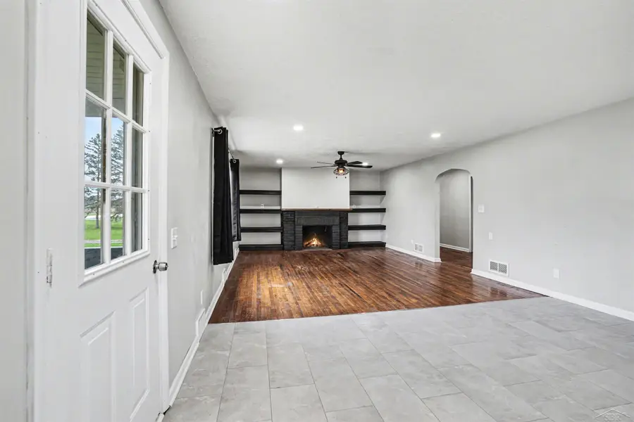 2695 S Center, Saginaw, MI 48609 - #3