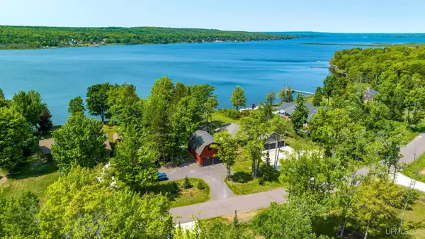 41717 Half Moon, Chassell, MI 49916