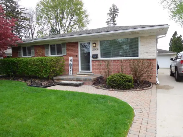 28308 Loretta, Warren, MI 48092