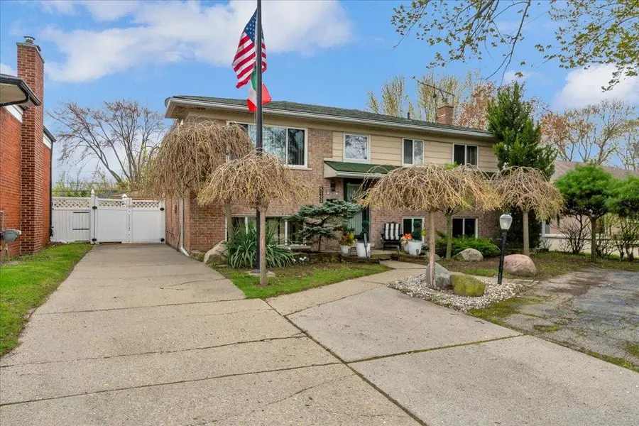 22606 E 12 Mile, Saint Clair Shores, MI 48081 - #3