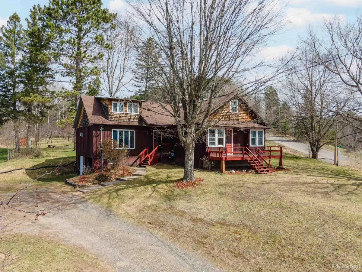 645 E Hunter, Iron River, MI 49935 - #1