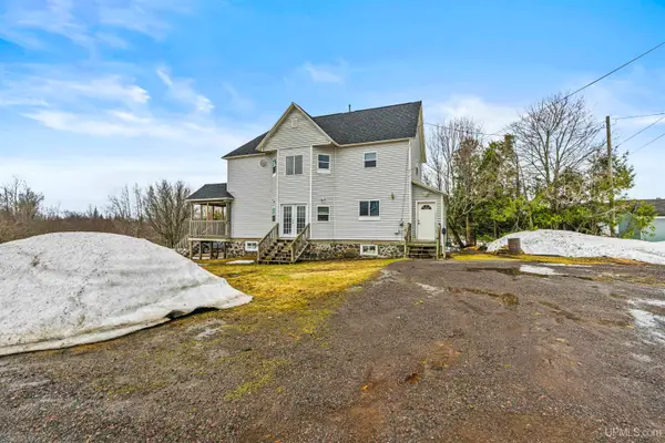 56199 Columbia, Calumet, MI 49913