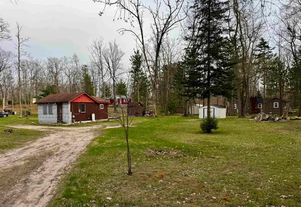 110 E Al Heiden, Harrison, MI 48625