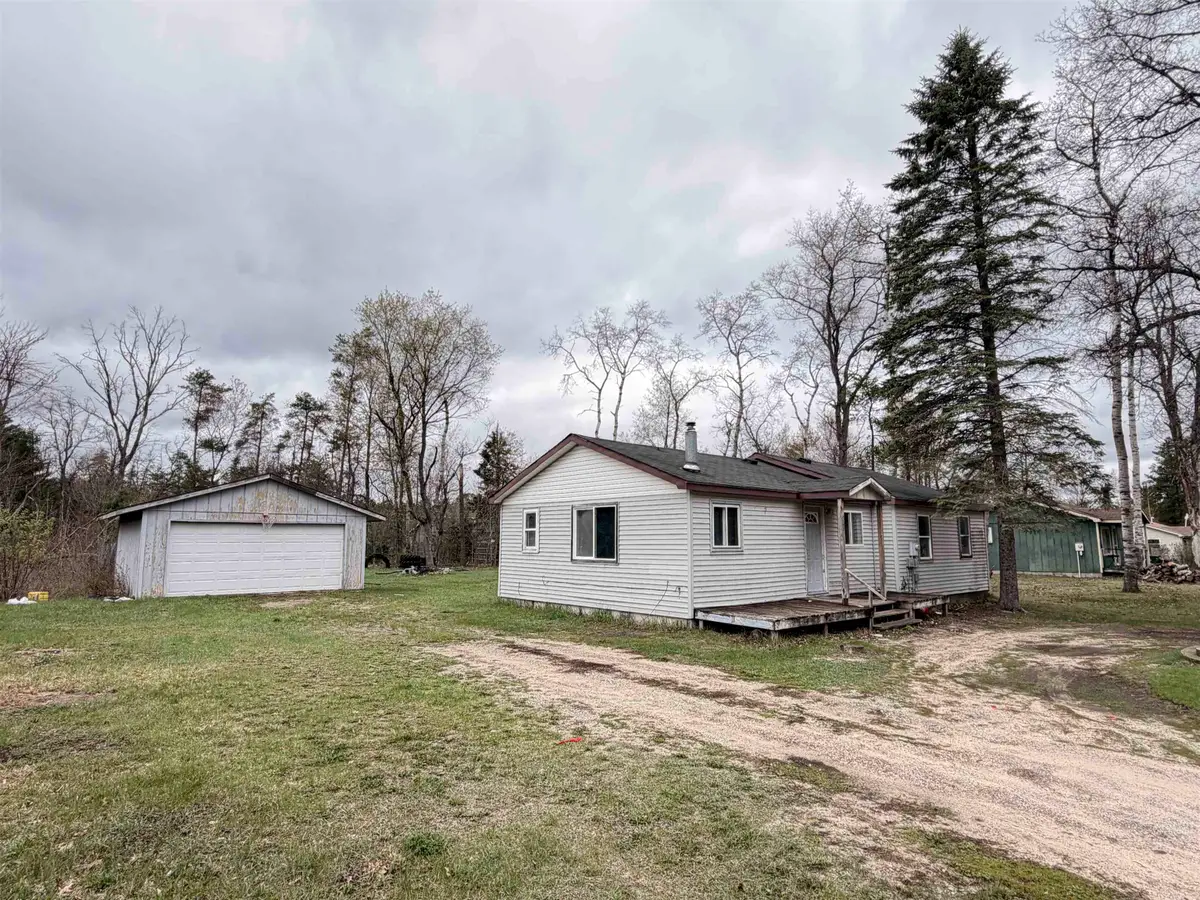 5081 W Navajo, Harrison, MI 48625 - #1