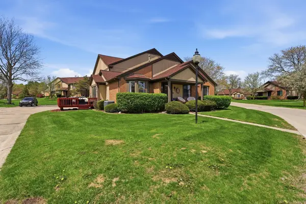 279 Meadow Bridge, Rochester Hills, MI 48307