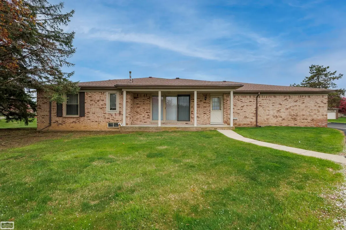 49309 Chesterfield, Utica, MI 48315 - #1