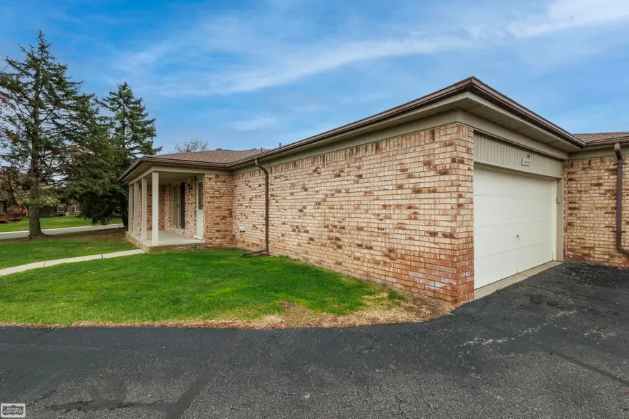 49309 Chesterfield, Utica, MI 48315 - #2