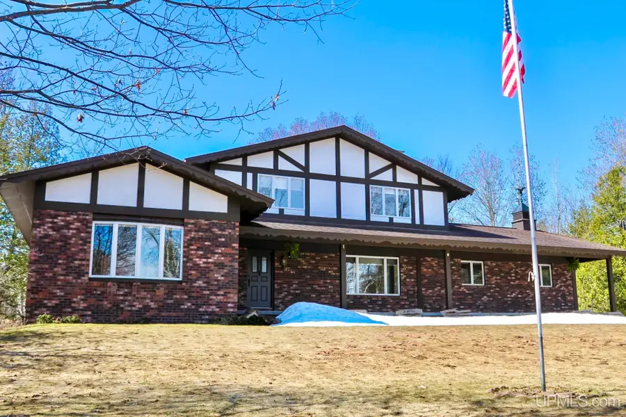 1005 11th, Houghton, MI 49931 - #2