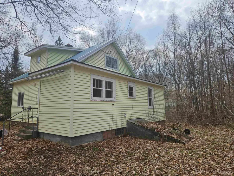 716 S Steel, Ontonagon, MI 49953 - #3