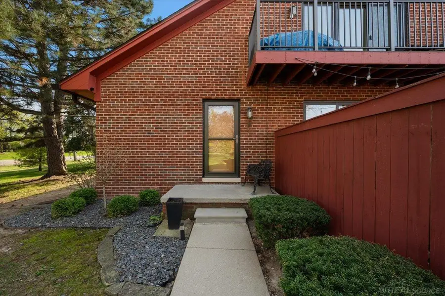 42228 Lochmoor, Clinton Township, MI 48038 - #3