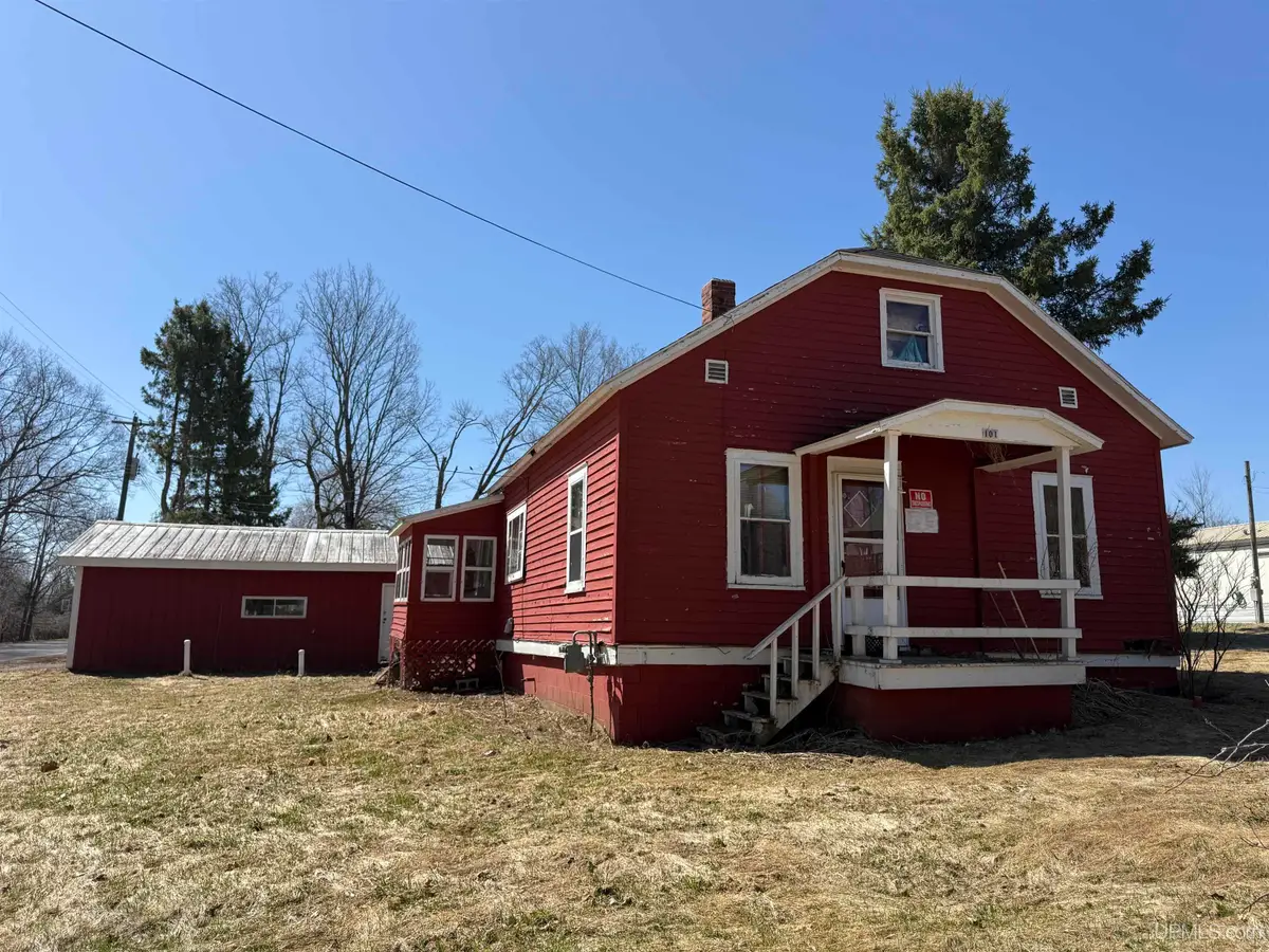 101 4th, Crystal Falls, MI 49920 - #1