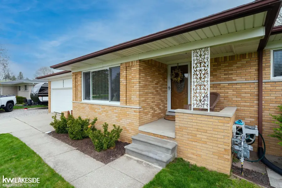 2932 Silverstone, Waterford, MI 48329 - #3