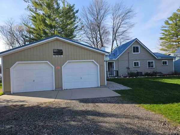 6639 Circle, Harrison, MI 48625