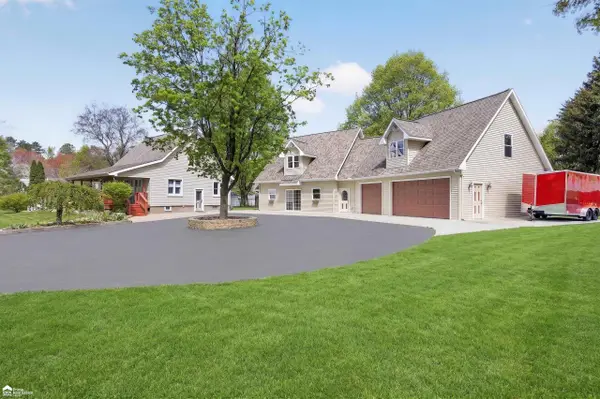 2292 N Belsay, Burton, MI 48509